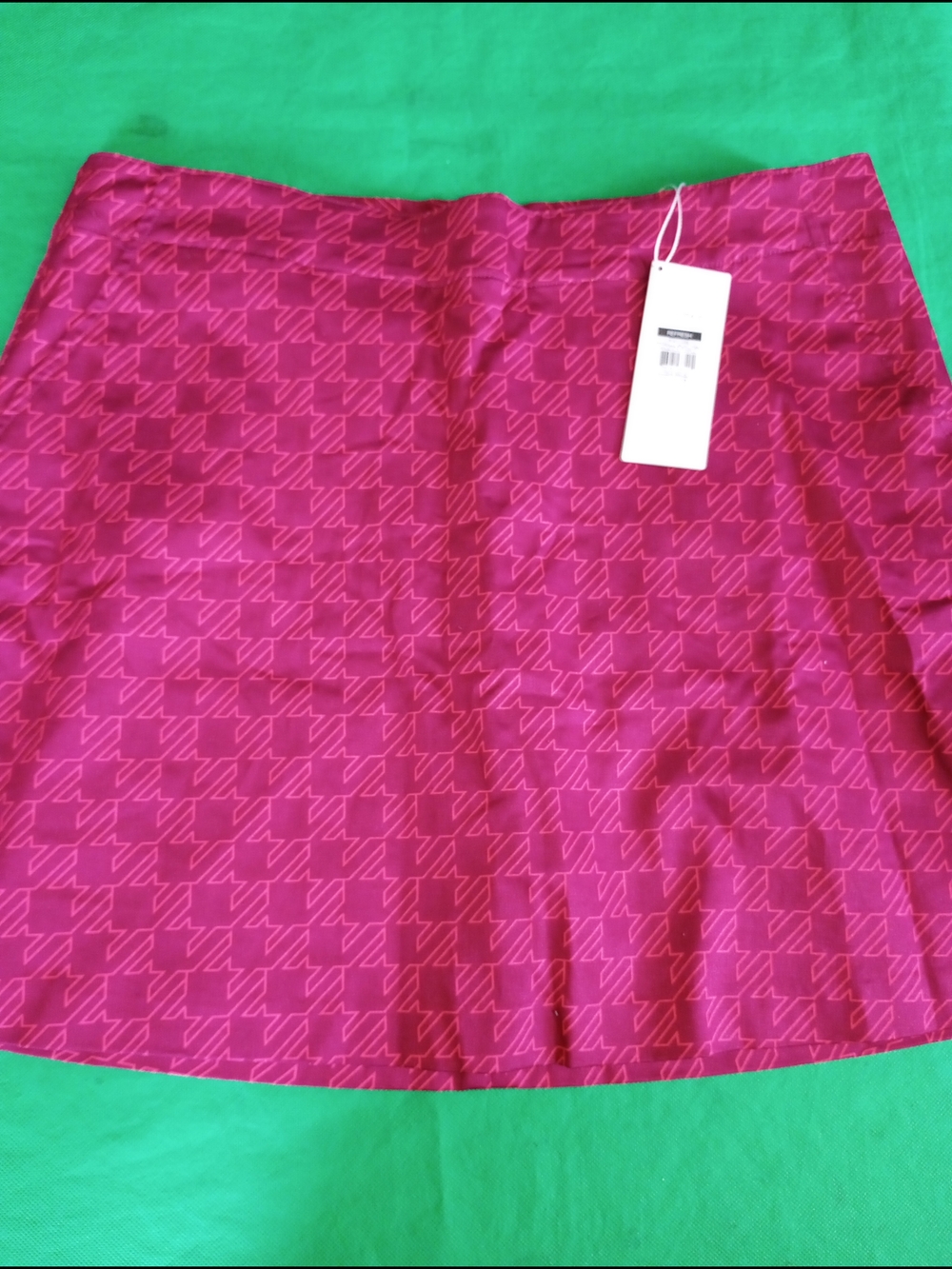 Lady Hagen Magenta Geometric Mini Skort